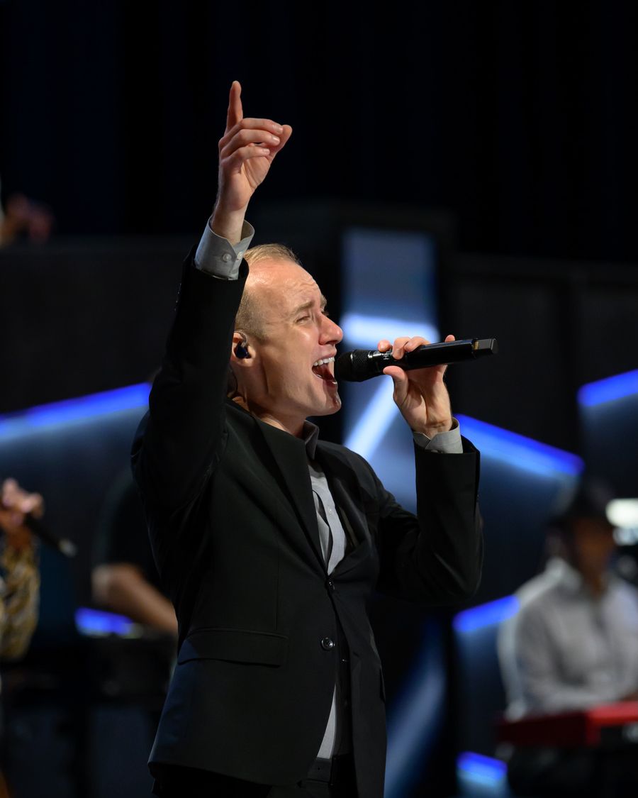 Pointing to heaven at Times Square Church